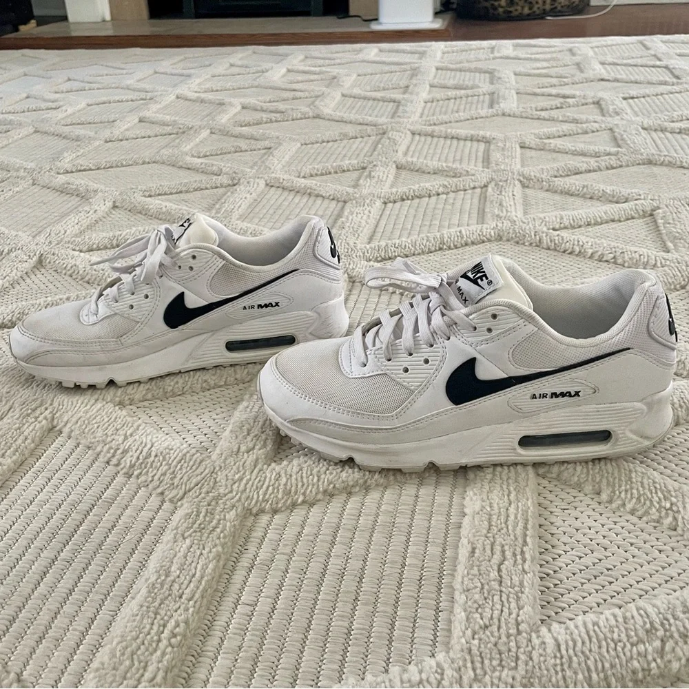Nike Air Max 90s - Picture 5 of 9